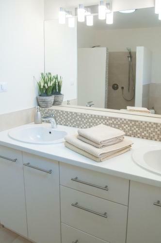Aramis 4 Apartments