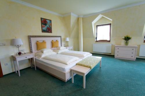 H�tk�ti Wellness Hotel �s Lovaspark