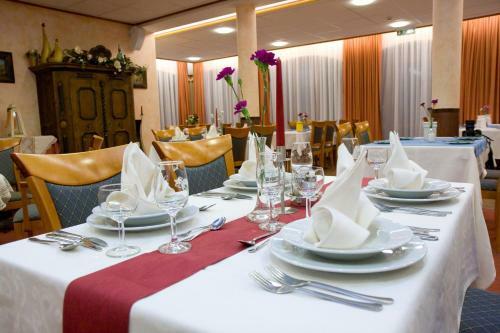 H�tk�ti Wellness Hotel �s Lovaspark