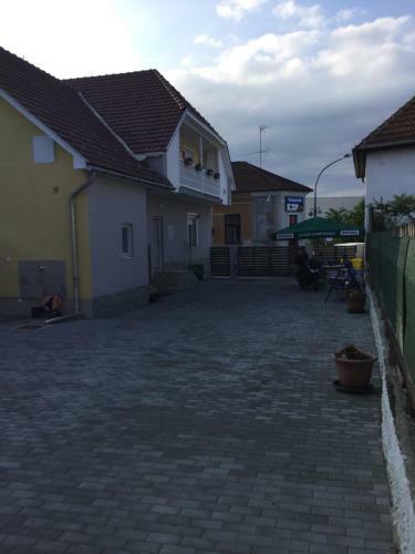 Hostal Avas Apartman