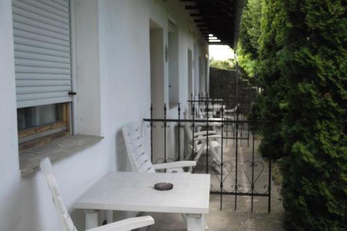 Bed & Breakfast Feny? Panzi�