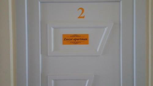 Zsuzsi Apartment