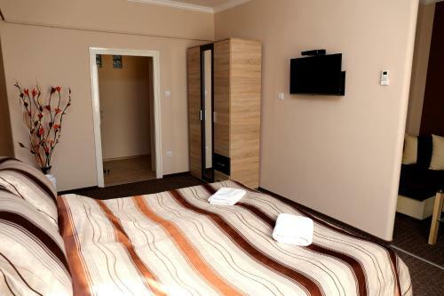 Ad�l Apartman