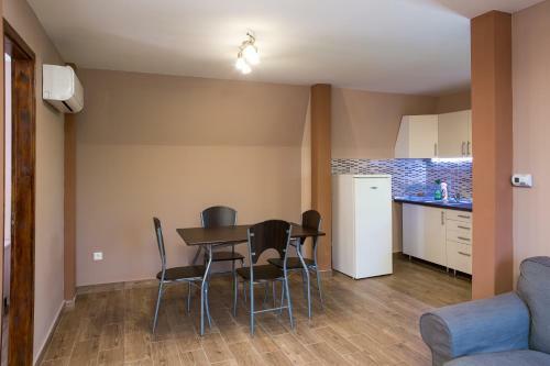 N�gy �vszak Apartmanh�z