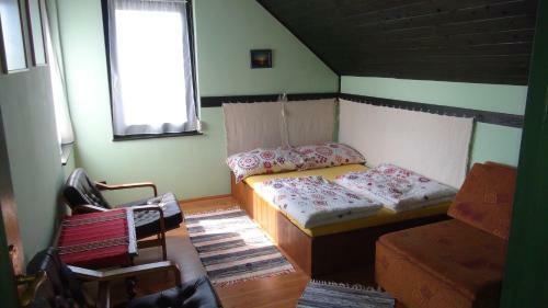 Cikl�men Vend�gh�zak