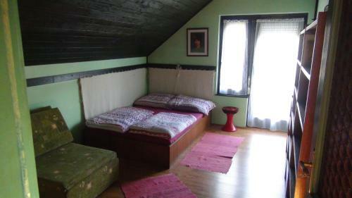 Cikl�men Vend�gh�zak