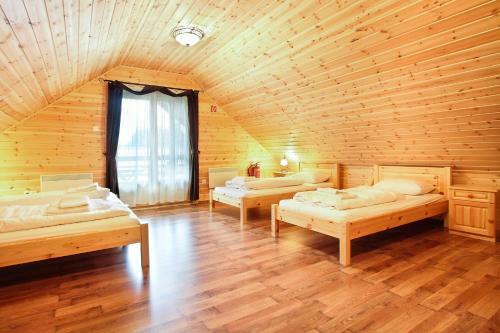 Hostal Family Panzio Es Apartman Hazak