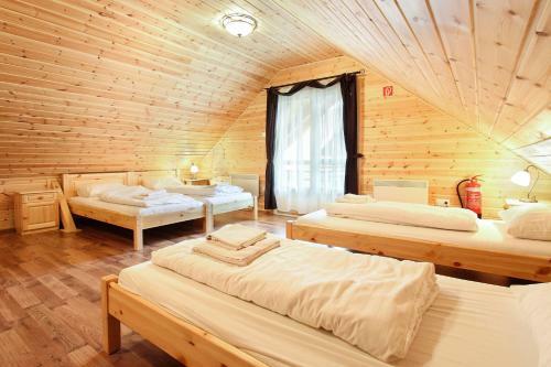 Hostal Family Panzio Es Apartman Hazak