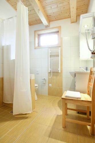 Hostal Family Panzio Es Apartman Hazak