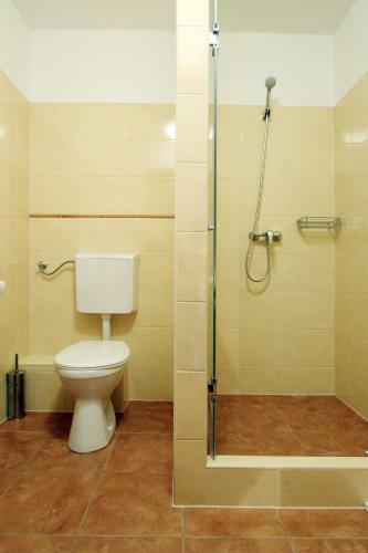 Hostal Family Panzio Es Apartman Hazak