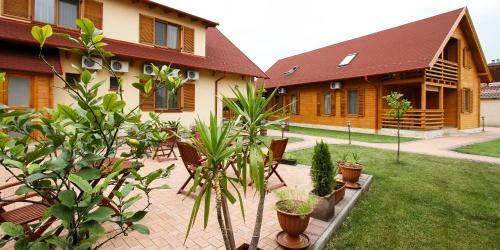 Hostal Family Panzio Es Apartman Hazak