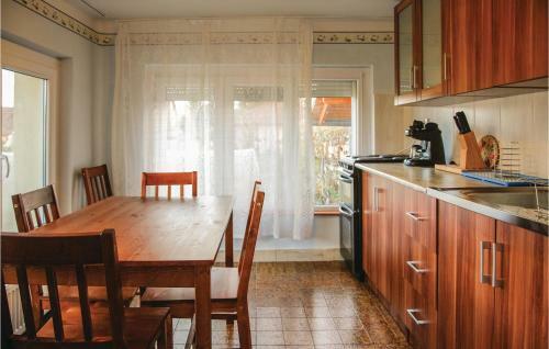 Two-bedroom Apartment In Morahalom