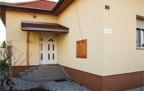 One-bedroom Apartment In Morahalom