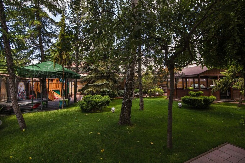 Hotel Golden House