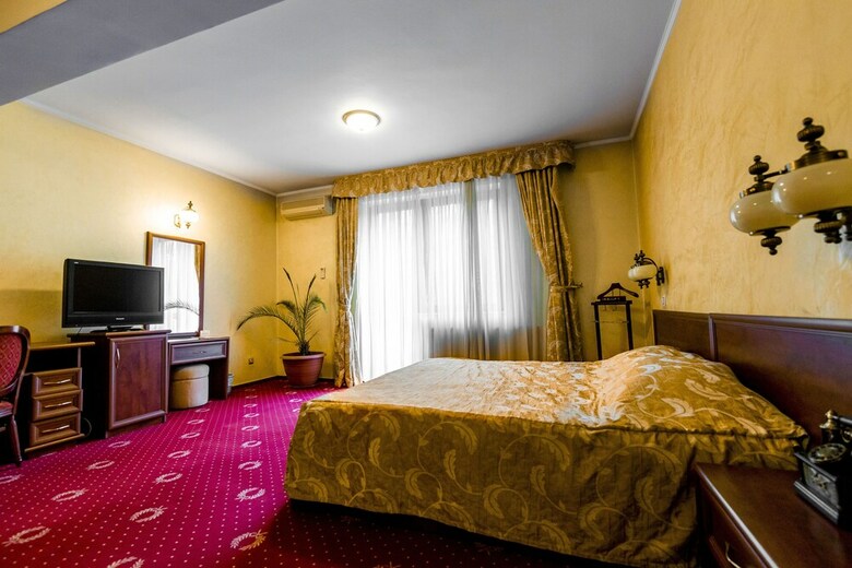 Hotel Golden House