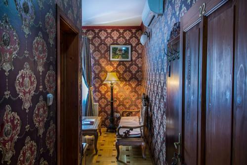 Fried Castle Hotel Resort