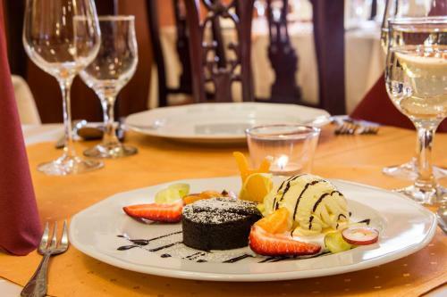 Fried Castle Hotel Resort