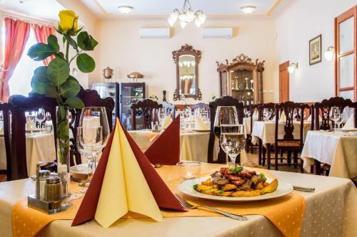 Fried Castle Hotel Resort