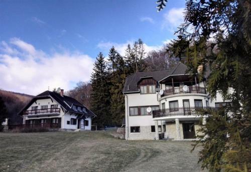 Bed & Breakfast P�nzpataki Vad�szh�z