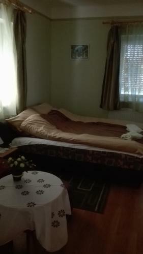 Hostal Tibor Bar�t Vend�gh�z