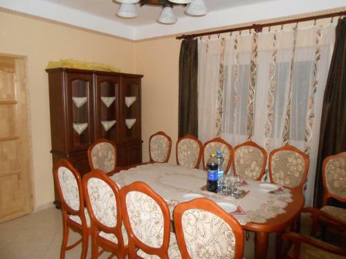 Hostal Tibor Bar�t Vend�gh�z