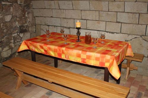 Hostal Tibor Bar�t Vend�gh�z