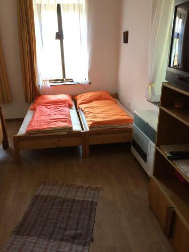 Hostal Borosty�nh�z