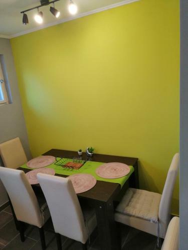 Hostal De�k Vend�gh�z