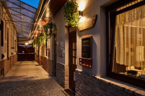 Hostal Abraham Vintage Szob�k & Apartman