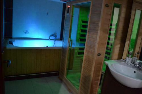 Ez�stfeny? Hotel