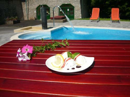 Ez�stfeny? Hotel