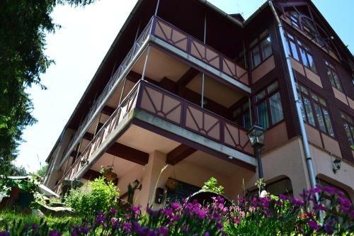 Ez�stfeny? Hotel