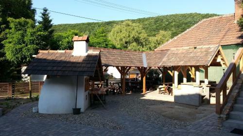 Hostal Zempl�ni Pitvaros Pihen?