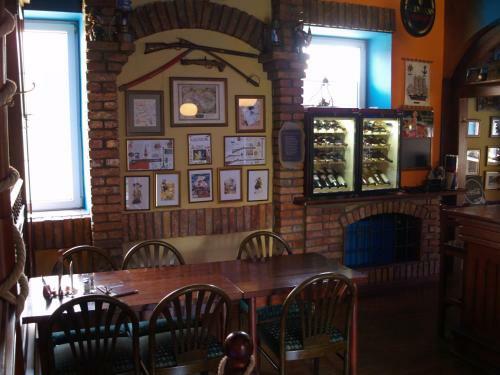 Hostal Kal�z Fregatt Panzi� & �tterem