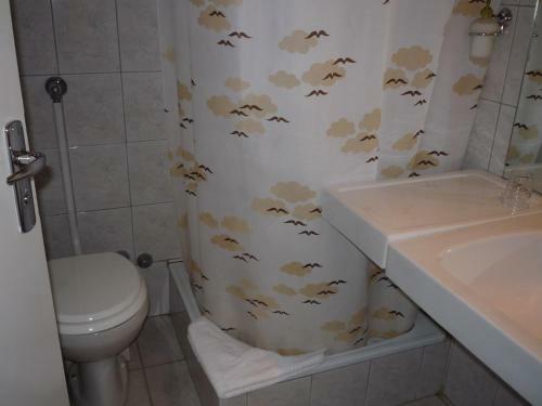 Hostal Kal�z Fregatt Panzi� & �tterem
