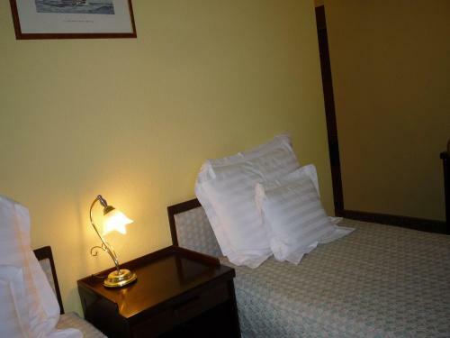 Hostal Kal�z Fregatt Panzi� & �tterem