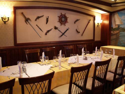 Hostal Kal�z Fregatt Panzi� & �tterem