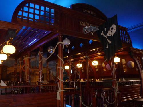 Hostal Kal�z Fregatt Panzi� & �tterem