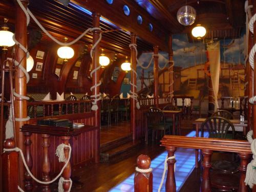 Hostal Kal�z Fregatt Panzi� & �tterem