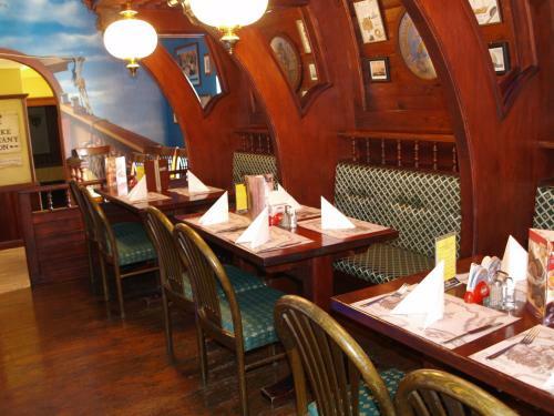 Hostal Kal�z Fregatt Panzi� & �tterem