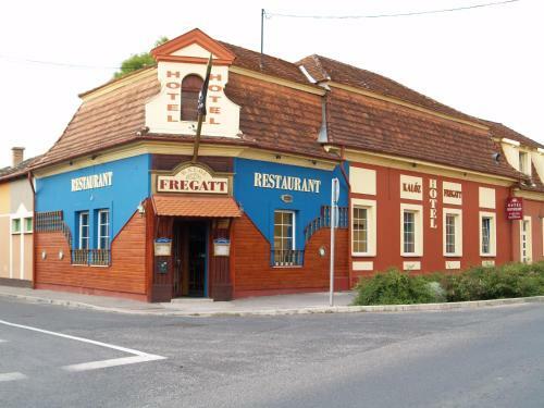 Hostal Kal�z Fregatt Panzi� & �tterem