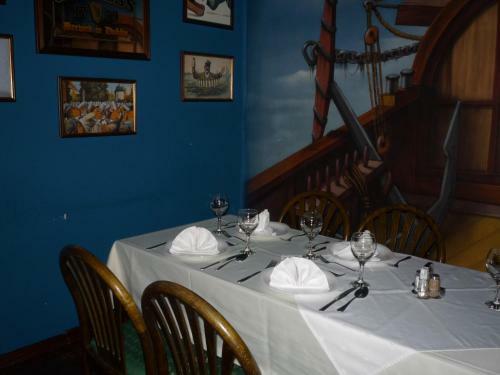 Hostal Kal�z Fregatt Panzi� & �tterem