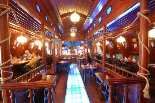Hostal Kal�z Fregatt Panzi� & �tterem