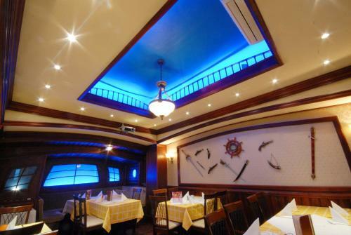 Hostal Kal�z Fregatt Panzi� & �tterem