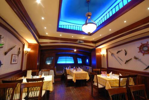 Hostal Kal�z Fregatt Panzi� & �tterem