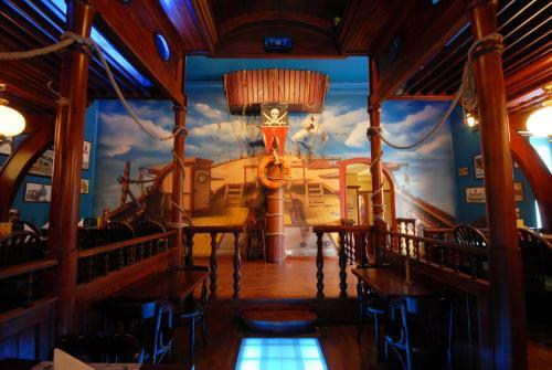Hostal Kal�z Fregatt Panzi� & �tterem