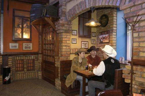 Hostal Kal�z Fregatt Panzi� & �tterem