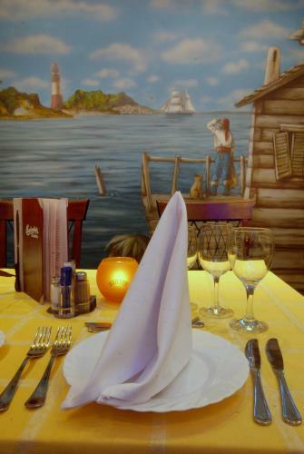 Hostal Kal�z Fregatt Panzi� & �tterem