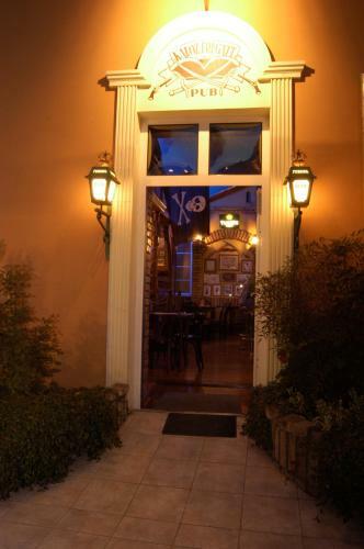 Hostal Kal�z Fregatt Panzi� & �tterem