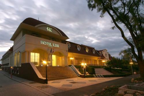 Hotel Kiss
